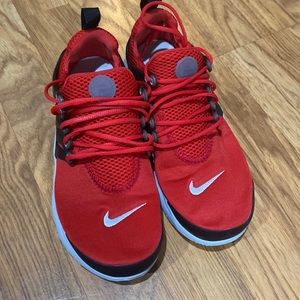 Boys Size 5Y Nike Presto